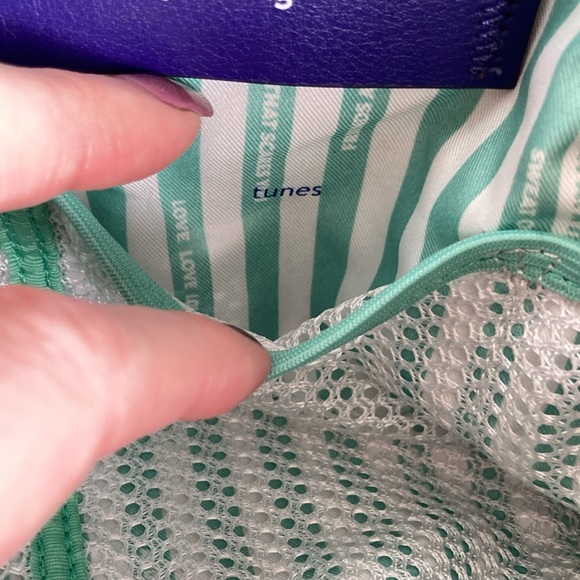 Rare LULULEMON Purple Overnight Dufflebag Barrel Travel Tote Bag - Picture 9 of 17